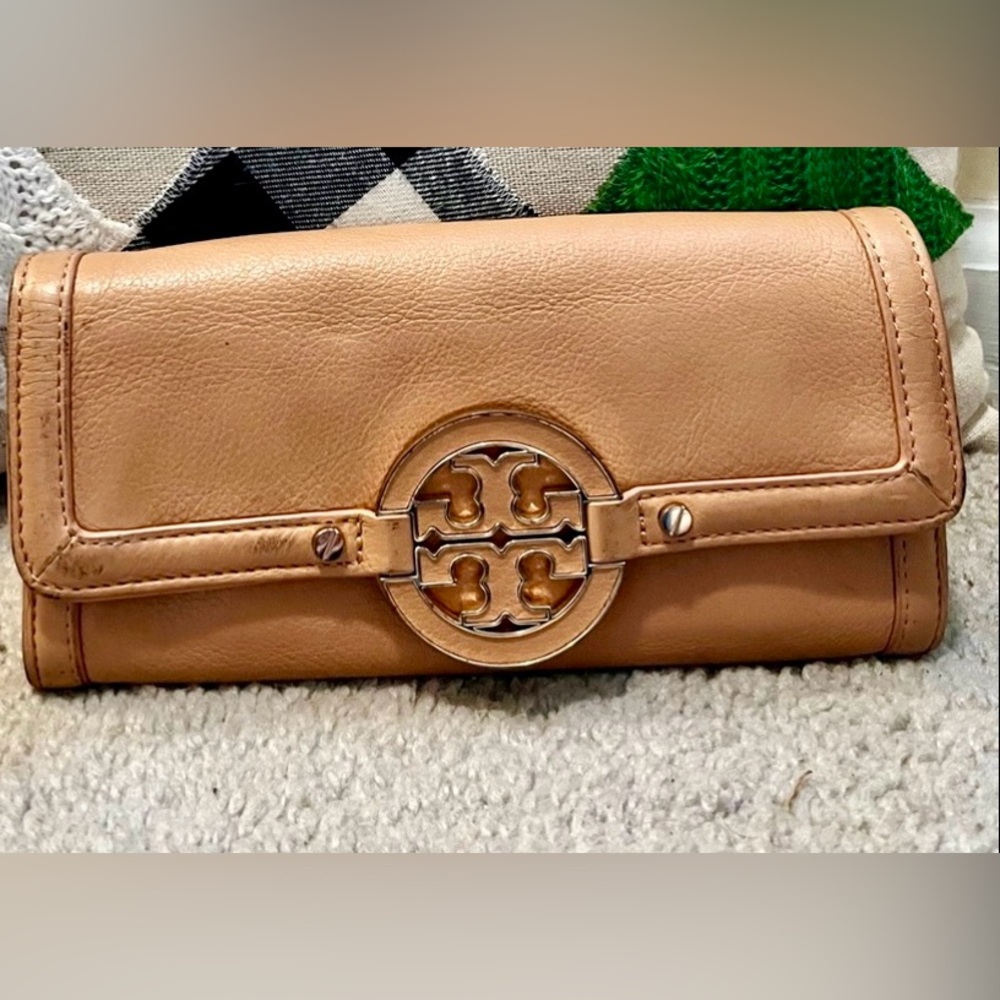 Tory Burch long wallet